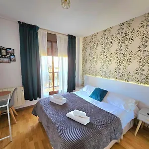 Apartment Cerca Airport, Riyadh Air, Ifema, Eisenhower, Wifi, 4 Personas, Madrid